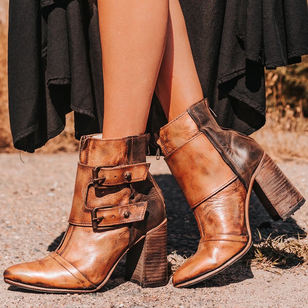 Freebird Joey Ankle Boots in Bronze Leather size 7.